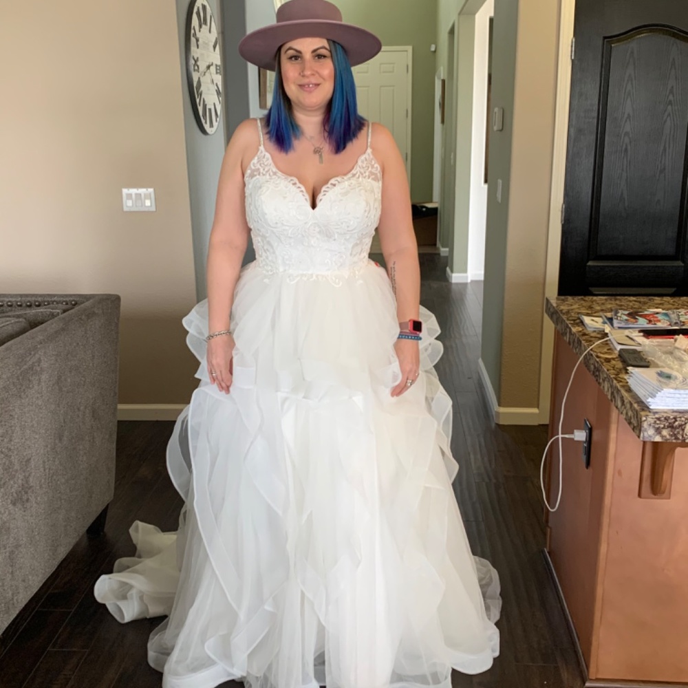 Wedding Dress - Picture 4 of 5